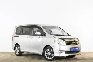 Минивэн Toyota Noah 2012 года, 1889000 рублей, Тюмень
