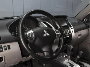 Внедорожник Mitsubishi Pajero Sport 2011 года, 1430000 рублей, Омск