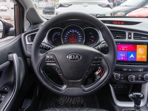Хетчбэк Kia Ceed 2012 года, 939000 рублей, Саратов