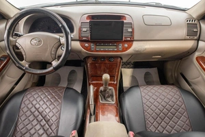 Седан Toyota Camry 2005 года, 1039000 рублей, Барнаул