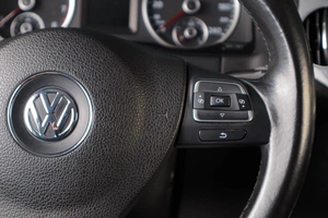 Внедорожник Volkswagen Tiguan 2012 года, 1529000 рублей, Тюмень