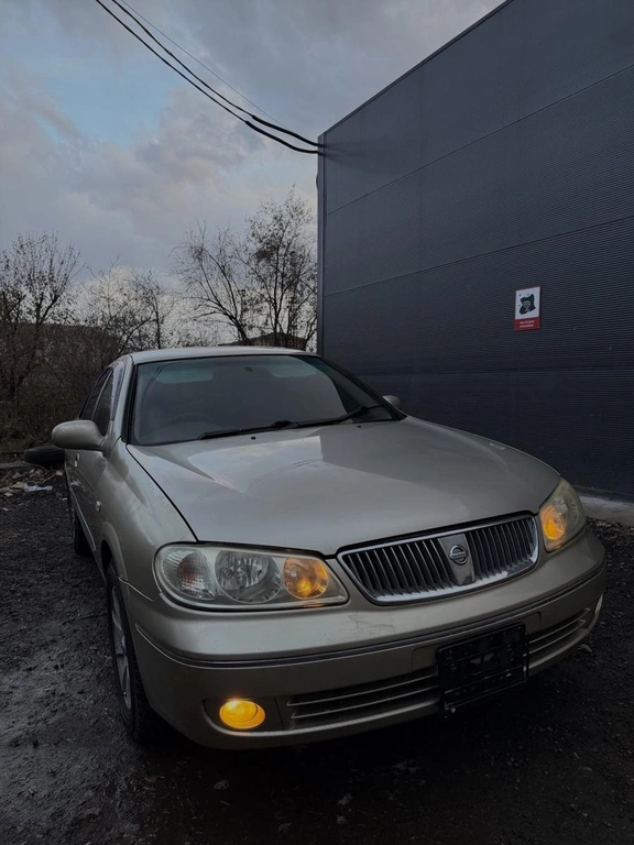 Седан Nissan Bluebird Sylphy 2003 года, 450000 рублей, Красноярск