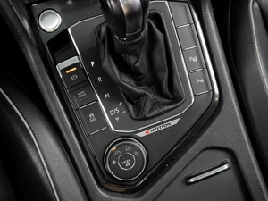 Внедорожник Volkswagen Tiguan 2017 года, 2349000 рублей, Тюмень