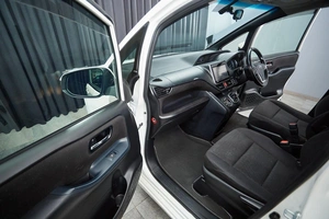 Минивэн Toyota Voxy 2015 года, 1797000 рублей, Красноярск