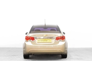Седан Chevrolet Cruze 2010 года, 649000 рублей, Барнаул