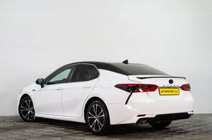 Седан Toyota Camry 2018 года, 2739000 рублей, Сургут