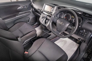 Минивэн Toyota Wish 2015 года, 1729000 рублей, Томск