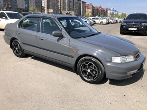Седан Isuzu Gemini 1999 года, 330000 рублей, Красноярск