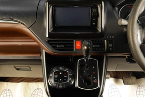 Минивэн Toyota Esquire 2015 года, 2319000 рублей, Тюмень