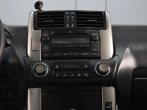 Внедорожник Toyota Land Cruiser Prado 2012 года, 2750000 рублей, Омск