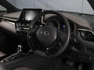 Внедорожник Toyota C-HR 2020 года, 1970000 рублей, Омск