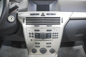Хетчбэк Opel Astra 2007 года, 399000 рублей, Кемерово