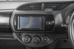 Хетчбэк Toyota Vitz 2018 года, 999000 рублей, Кемерово