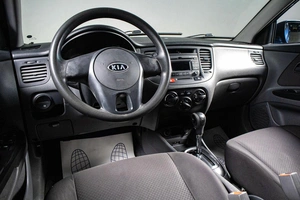 Седан Kia Rio 2010 года, 599000 рублей, Сургут