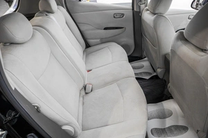 Хетчбэк Nissan Leaf 2011 года, 849000 рублей, Барнаул