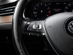 Седан Volkswagen Passat 2017 года, 2370000 рублей, Краснодар