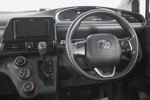 Минивэн Toyota Sienta 2021 года, 1349000 рублей, Кемерово