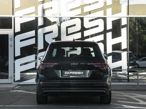 Внедорожник Volkswagen Tiguan 2018 года, 2490000 рублей, Волгоград