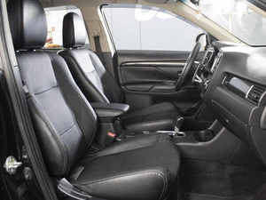 Внедорожник Mitsubishi Outlander 2015 года, 1850000 рублей, Омск