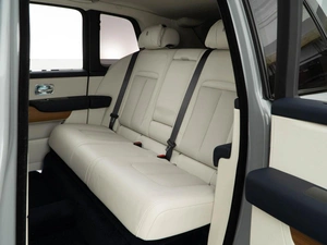 Внедорожник Rolls-Royce Cullinan 2019 года, 33000077 рублей, Москва