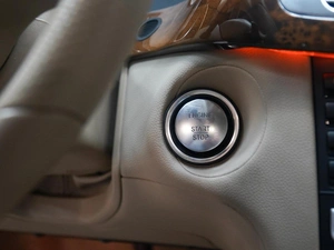 Седан Mercedes-benz CLS-класс 2012 года, 2498999 рублей, Москва