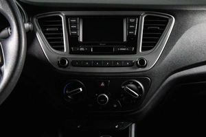 Седан Hyundai Solaris 2021 года, 1999000 рублей, Сургут