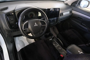 Внедорожник Mitsubishi Outlander 2014 года, 1499000 рублей, Омск