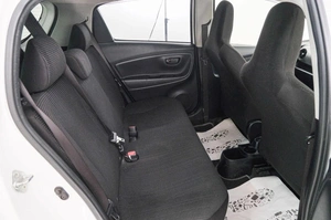 Хетчбэк Toyota Vitz 2017 года, 889000 рублей, Красноярск