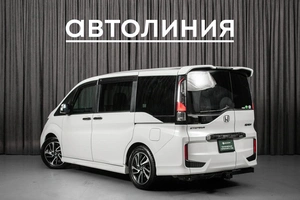 Минивэн Honda Stepwgn Spada 2015 года, 1990000 рублей, Красноярск
