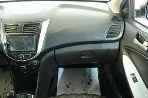 Седан Hyundai Solaris 2014 года, 819000 рублей, Омск