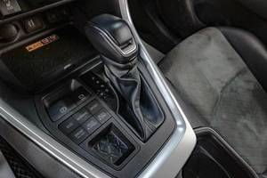 Внедорожник Toyota RAV4 2024 года, 3919000 рублей, Челябинск