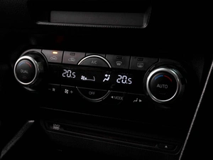 Хетчбэк Mazda Axela 2014 года, 1349000 рублей, Тюмень