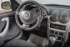 Хетчбэк Renault Sandero 2011 года, 689000 рублей, Томск