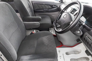Минивэн Toyota Alphard 2008 года, 1889000 рублей, Барнаул