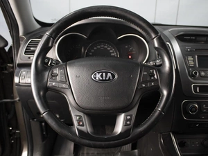 Внедорожник Kia Sorento 2017 года, 1940000 рублей, Омск
