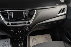 Седан Hyundai Solaris 2017 года, 1259000 рублей, Тюмень