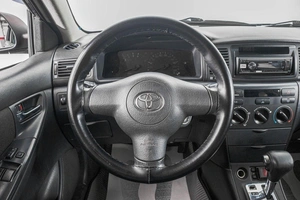 Седан Toyota Corolla 2005 года, 669000 рублей, Барнаул