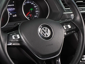 Внедорожник Volkswagen Tiguan 2019 года, 2438000 рублей, Воронеж