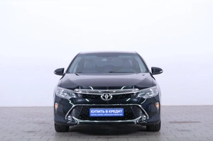 Седан Toyota Camry 2017 года, 2489000 рублей, Омск