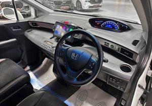 Минивэн Honda Freed 2012 года, 1147000 рублей, Красноярск