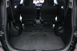 Минивэн Toyota Voxy 2015 года, 1883000 рублей, Солонцы