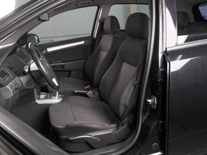 Хетчбэк Opel Astra 2011 года, 619000 рублей, Минеральные Воды