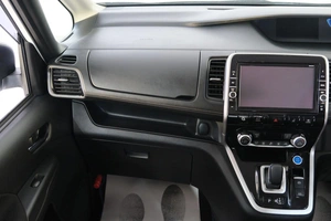 Минивэн Nissan Serena 2019 года, 2079000 рублей, Омск