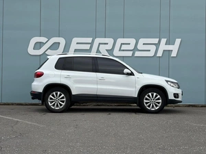 Внедорожник Volkswagen Tiguan 2016 года, 1870000 рублей, Ижевск