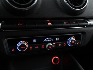 Хетчбэк Audi A3 2015 года, 1660000 рублей, Москва