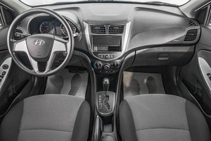Седан Hyundai Solaris 2014 года, 1159000 рублей, Барнаул