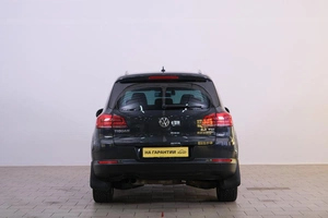 Внедорожник Volkswagen Tiguan 2015 года, 1849000 рублей, Омск