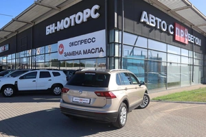 Внедорожник Volkswagen Tiguan 2017 года, 2050000 рублей, Мирное