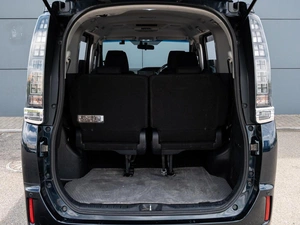 Минивэн Toyota Voxy 2014 года, 1660000 рублей, Краснодар