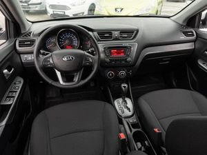 Седан Kia Rio 2013 года, 849000 рублей, Саратов
